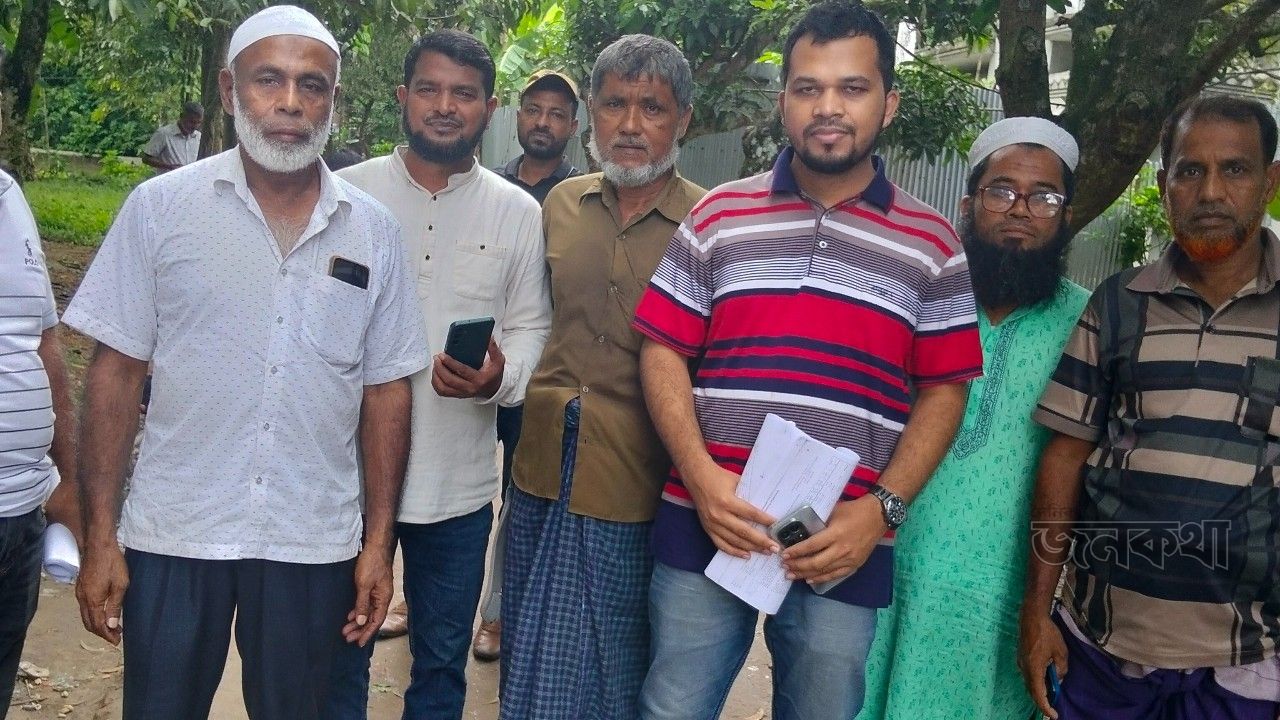 ছাতিয়ানী পশ্চিম পাড়ার রাস্তার কাজ পরিদর্শন: খুব শীঘ্রই শুরু হচ্ছে উন্নয়নযজ্ঞ   বিশেষ প্রতিনিধি, গাজীপুর:গাজীপুরের