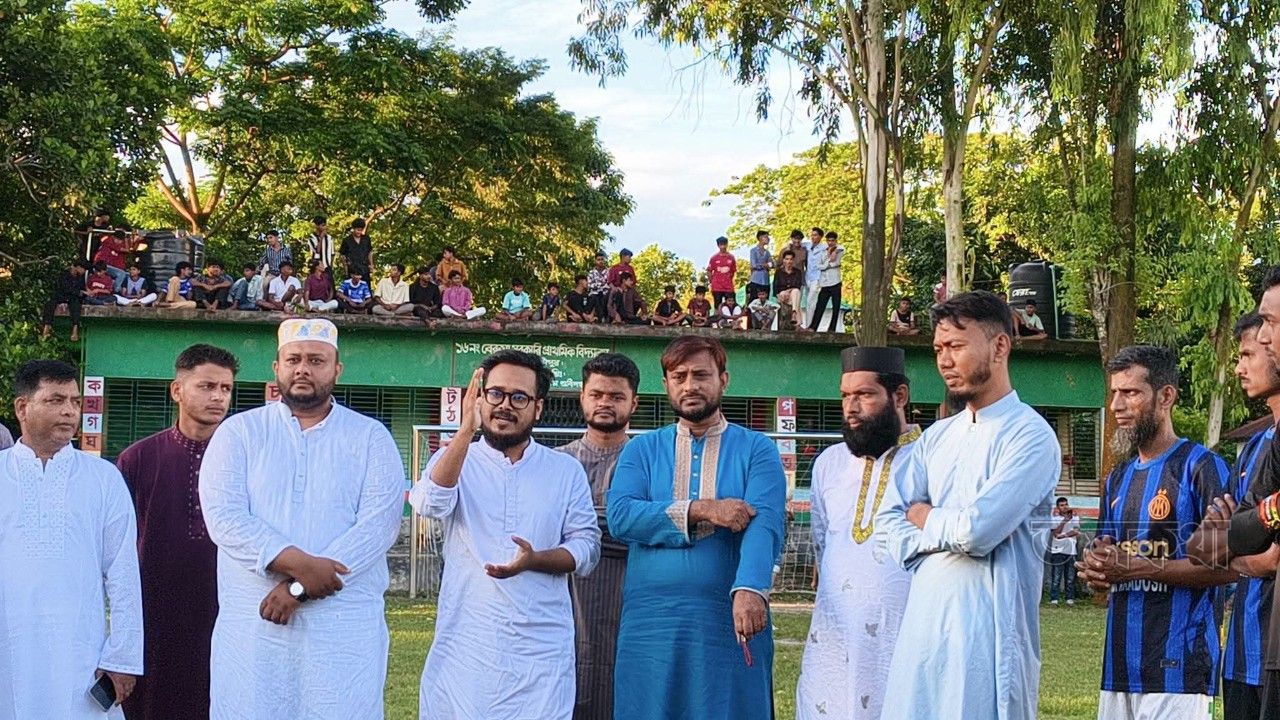 মাদক মুক্ত সমাজ গঠনে ক্রীড়ার বিকল্প নেই: বেরুয়া স্কুল মাঠের ফুটবল টুর্নামেন্টে এম এম শোয়াইব 